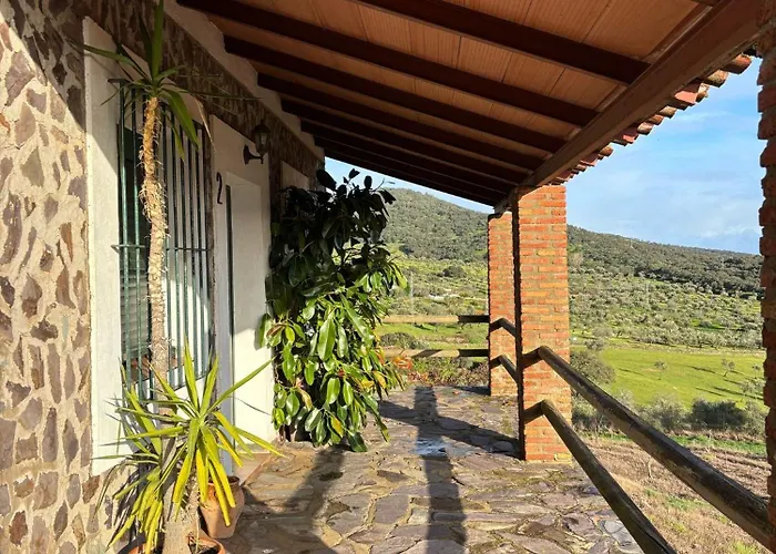 Chalet Llanos Fuentes De Leon